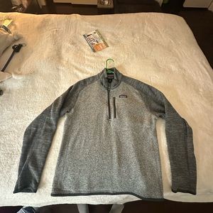 Size L, but runs medium.  Im 5’10 and it’s runs a little tighter for me.